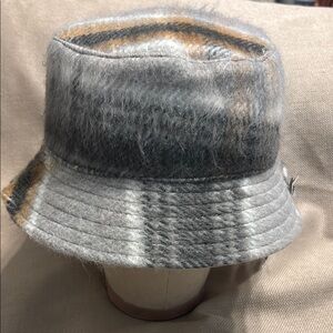 Steve Madden Logo Plate Brushed Bucket Hat
